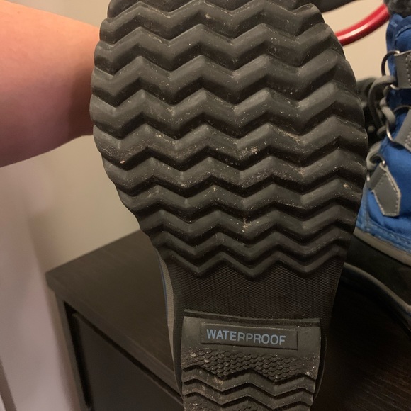 Winter Boots - Picture 3 of 4